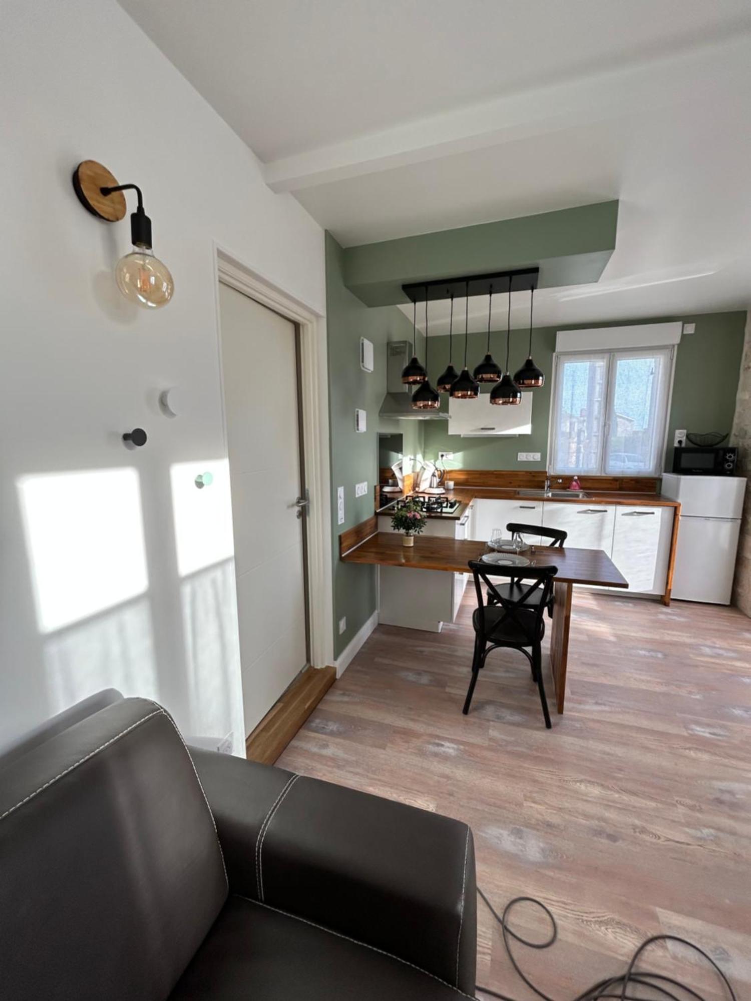 Ferienwohnung T2 Renove Proche Des Arenes Saintes Exterior foto